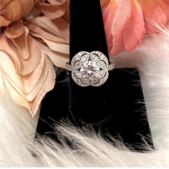 Antique Style Ring With Micro Pave Setting And Large Center Solitaire Stone NEW! - Picture 3 of 7